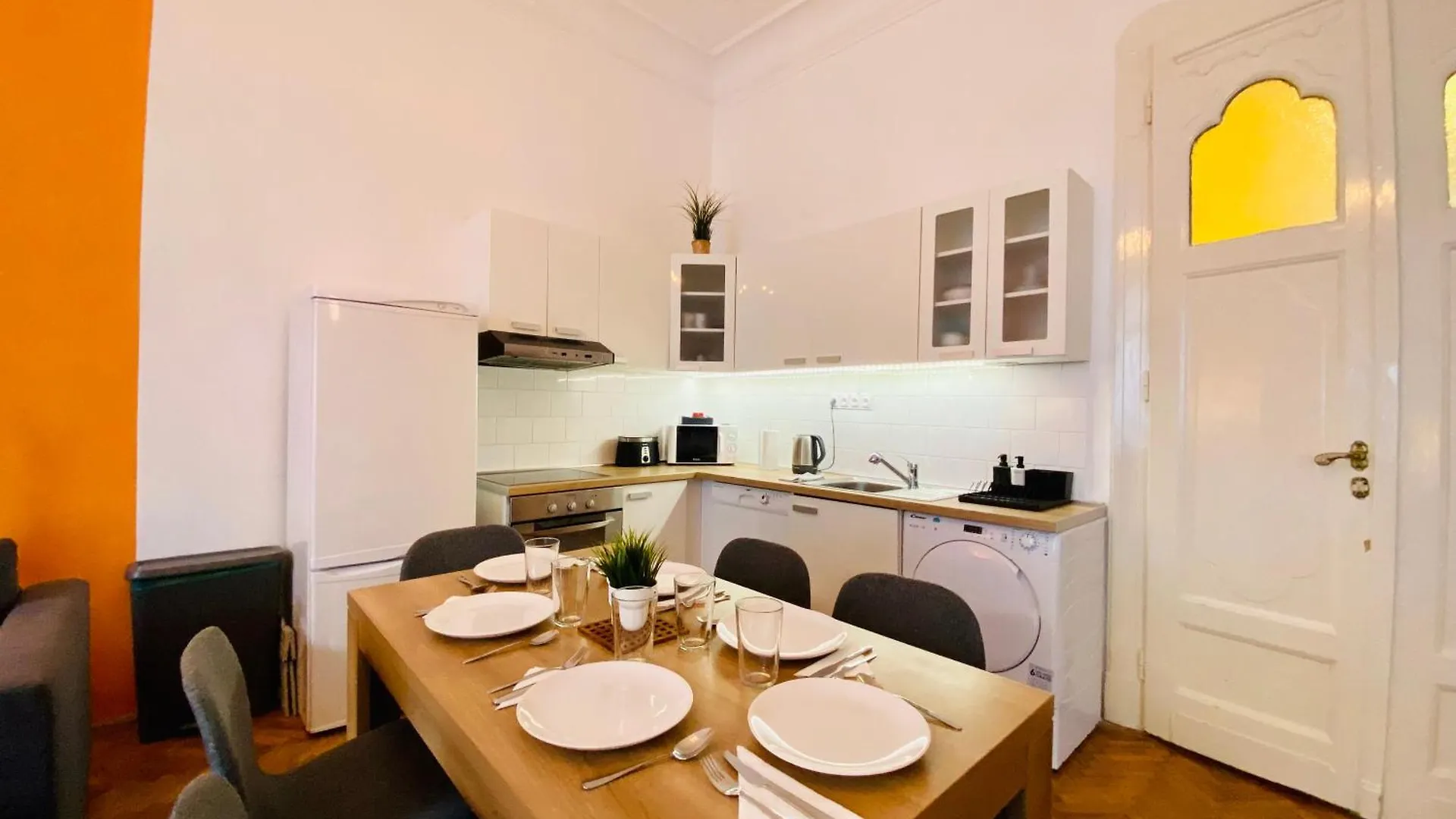 Huge Family Friendly 2Br Downtown Apt - Deco House Budapešť Apartmán