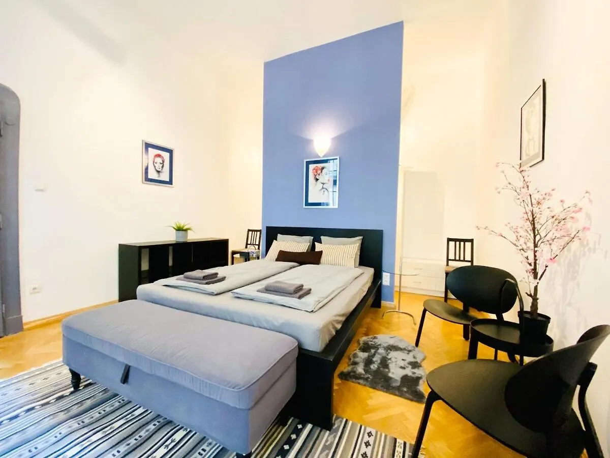 Huge Family Friendly 2Br Downtown Apt - Deco House Budapest Apartment