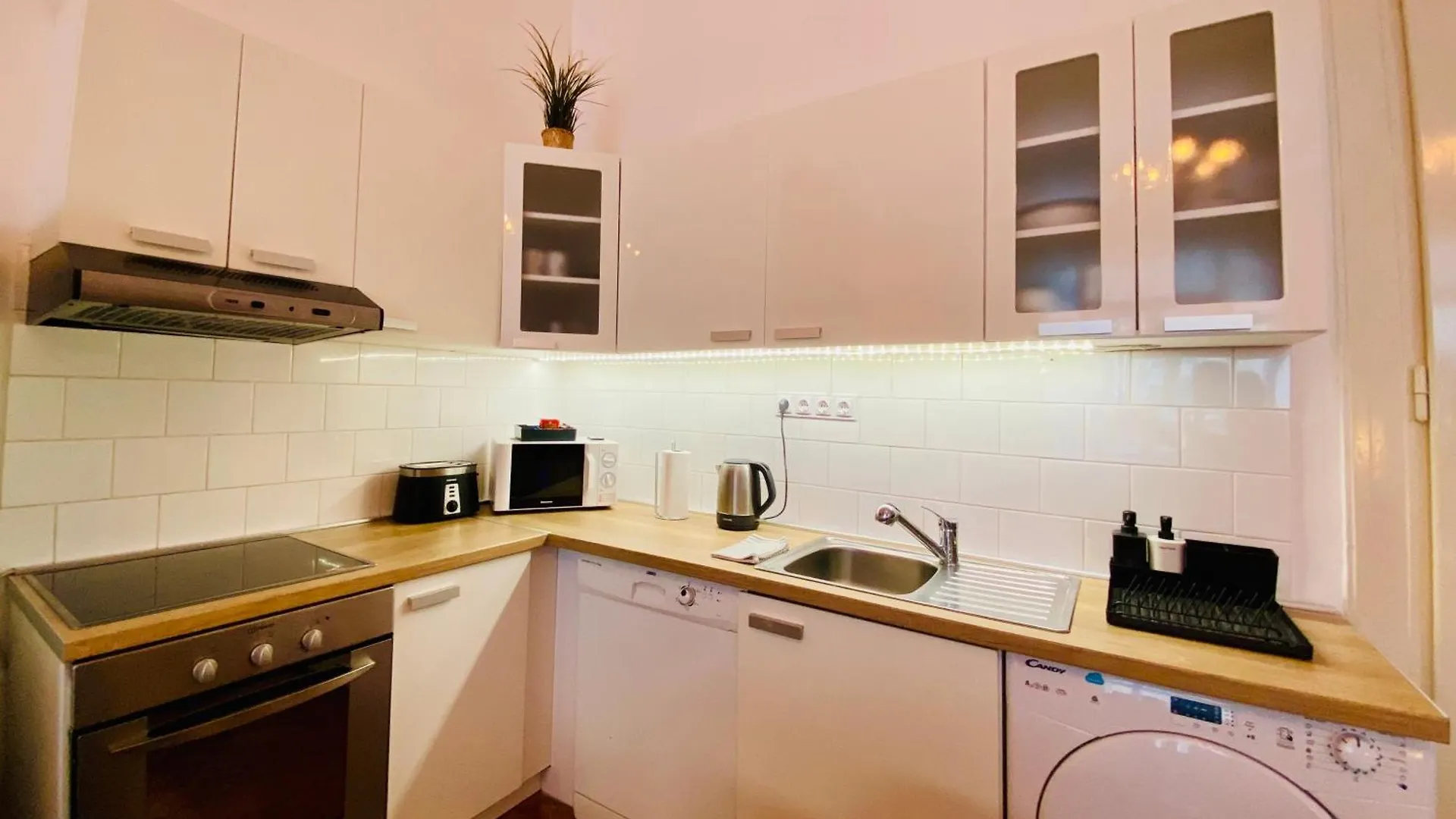 Huge Family Friendly 2Br Downtown Apt - Deco House Budapest Hungary