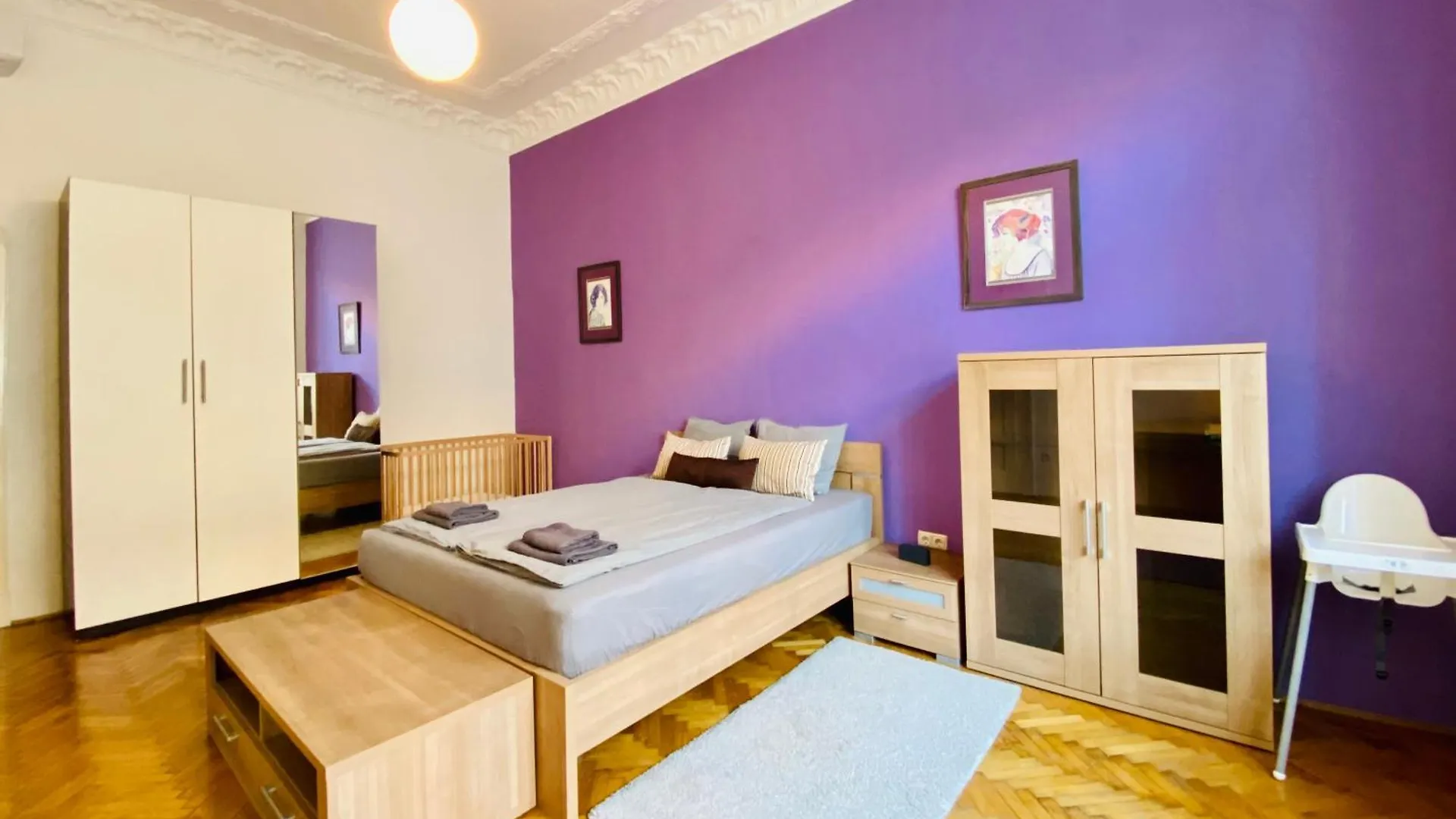 Huge Family Friendly 2Br Downtown Apt - Deco House Budapest Apartment