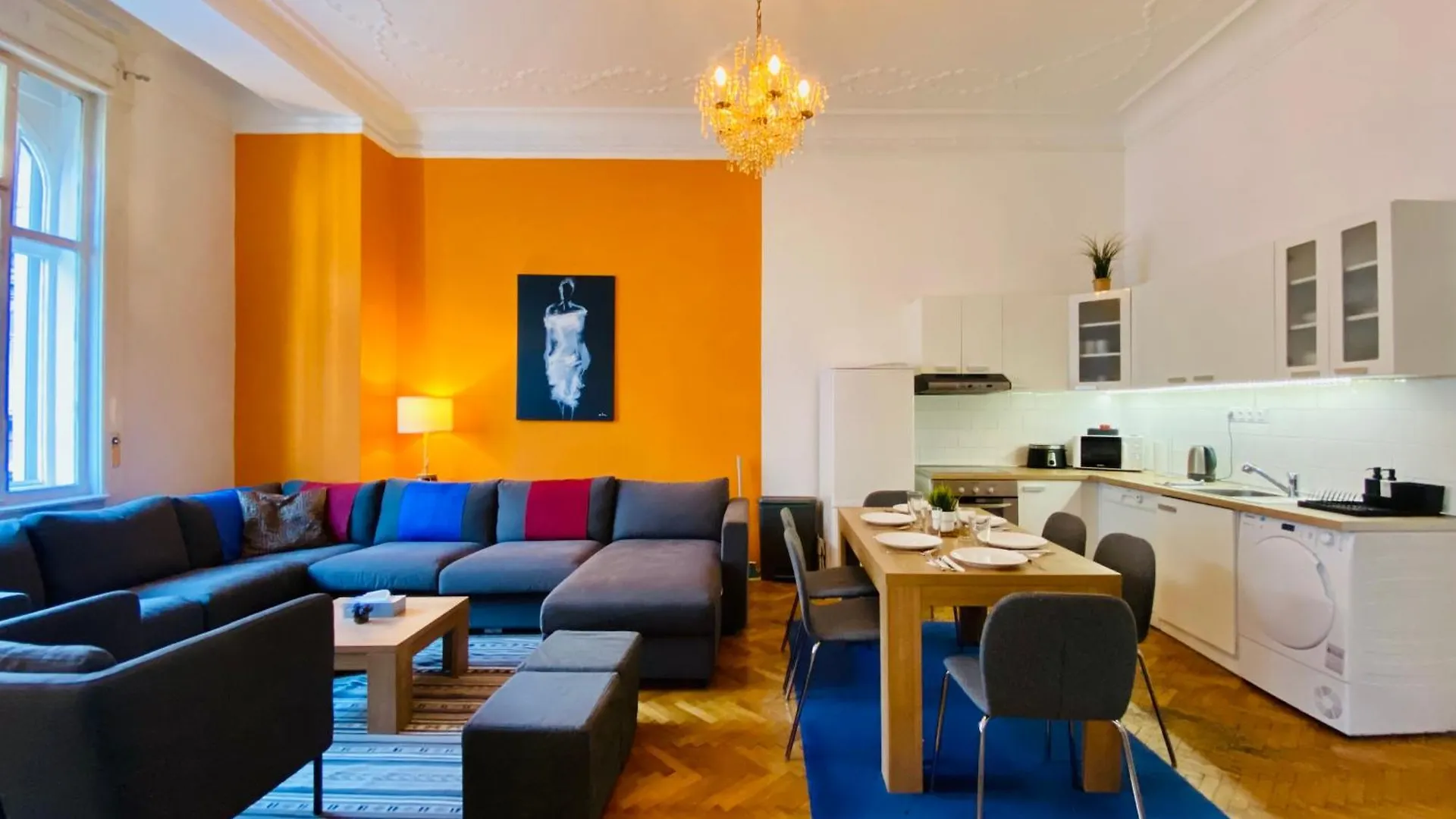 Huge Family Friendly 2Br Downtown Apt - Deco House Budapest