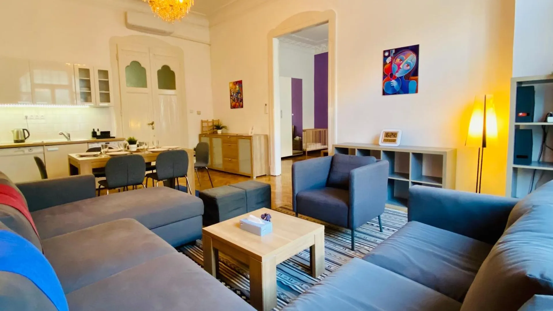 Apartment Huge Family Friendly 2Br Downtown Apt - Deco House Budapest