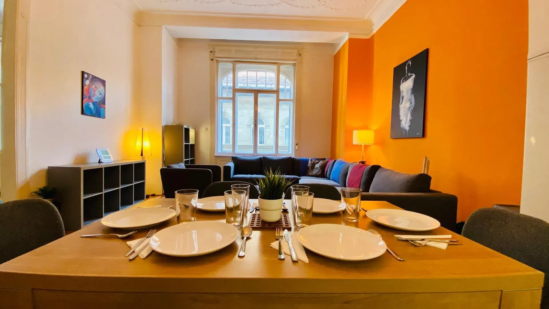 Huge Family Friendly 2Br Downtown Apt - Deco House Budapest Apartment