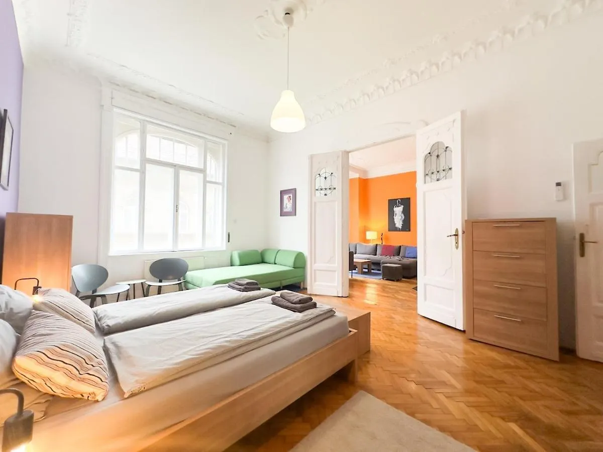 Apartment Huge Family Friendly 2Br Downtown Apt - Deco House Budapest Hungary