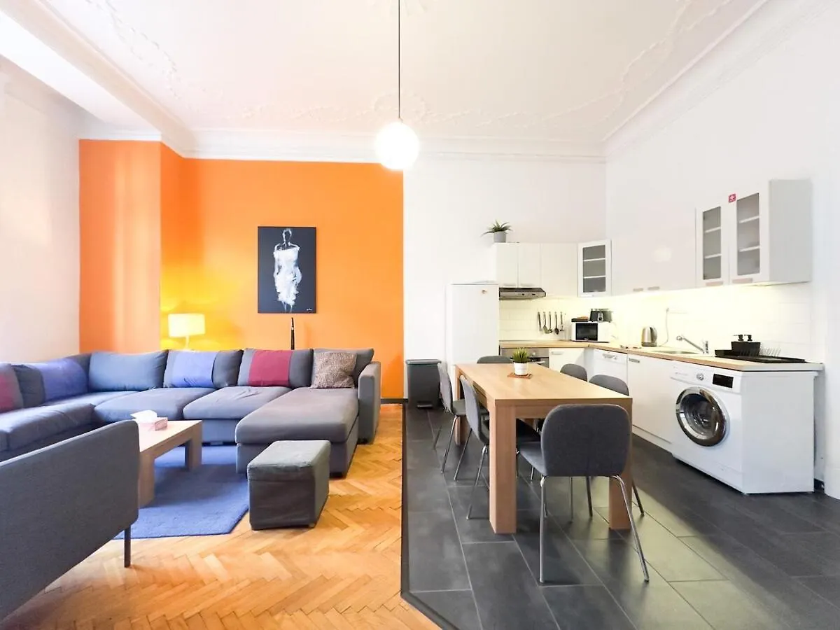 Huge Family Friendly 2Br Downtown Apt - Deco House Budapest Apartment