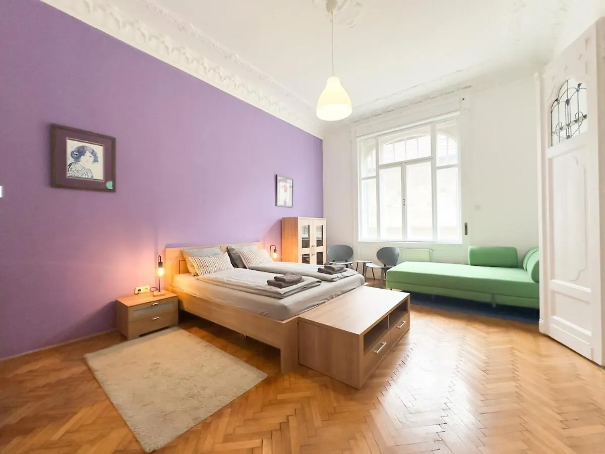 Apartment Huge Family Friendly 2Br Downtown Apt - Deco House Budapest Hungary