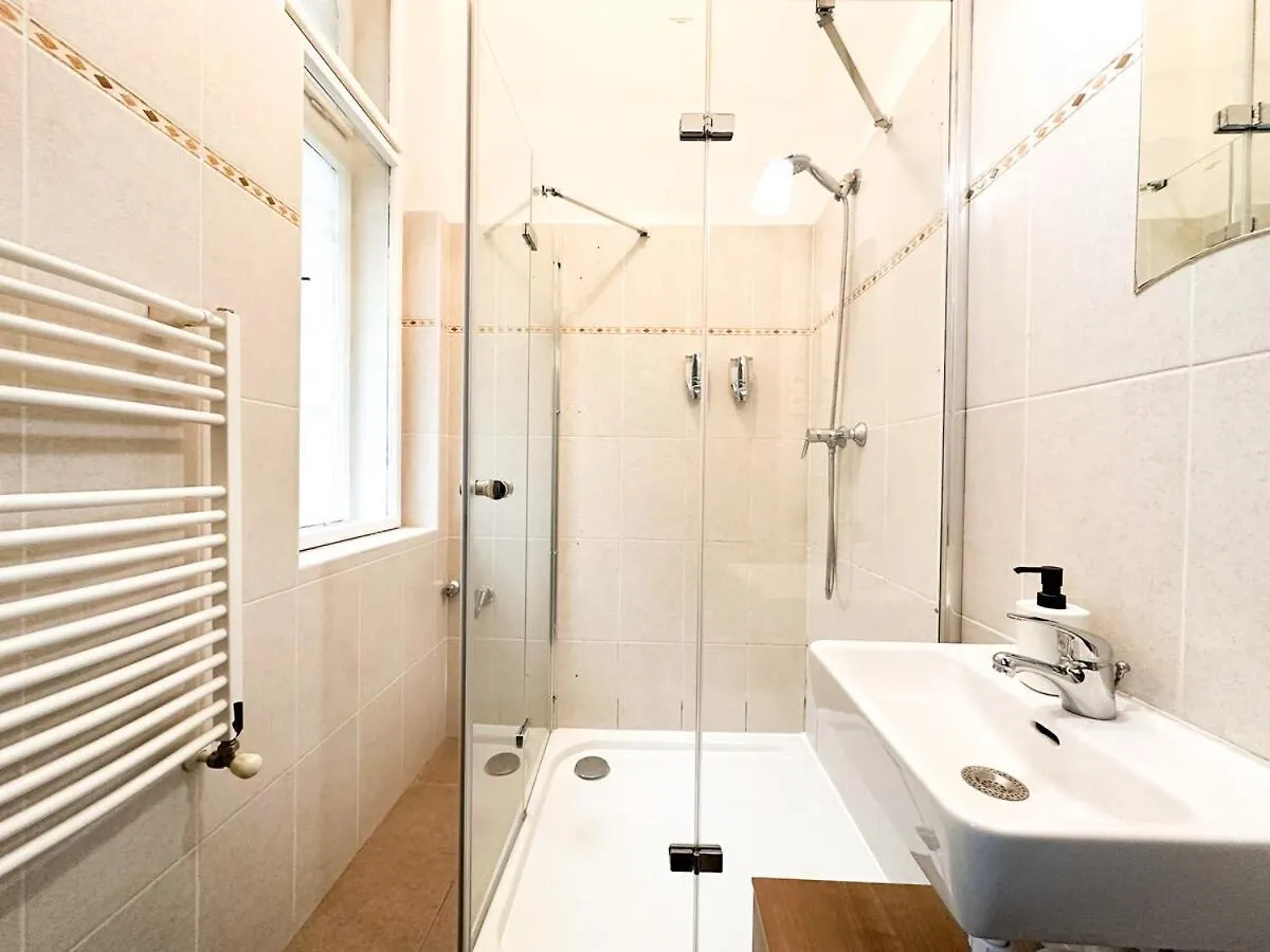Huge Family Friendly 2Br Downtown Apt - Deco House Budapest